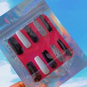 Black & White Snake Set